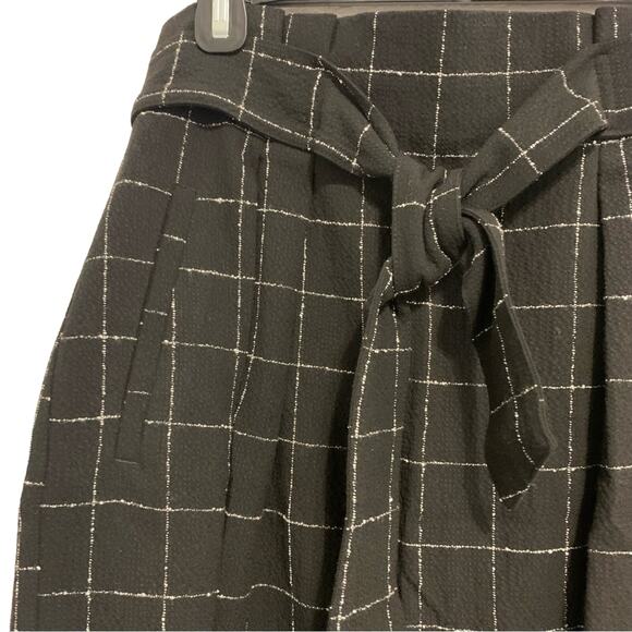 H&M Black and White Windowpane Plaid Belted Mini Skirt - Picture 2 of 9